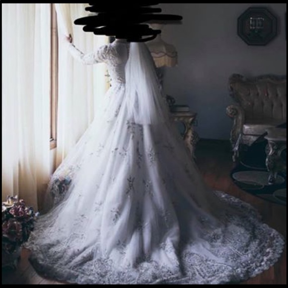 COPY - Stephen yearick Swarovski beaded wedding dress - Picture 5 of 8